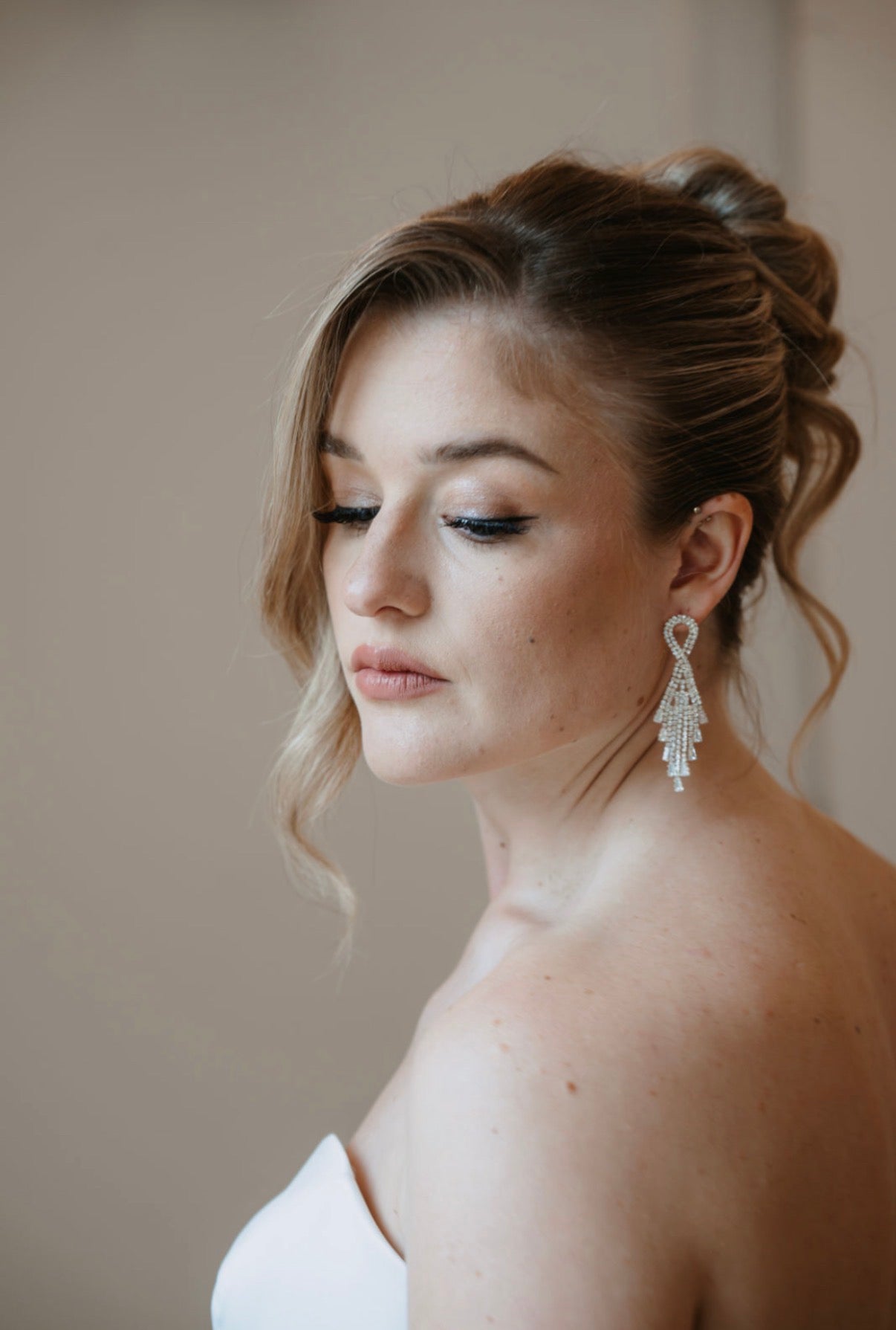 Glitzernde Ohrstecker vergoldet – elegante Statement Ohrringe für Braut & Events