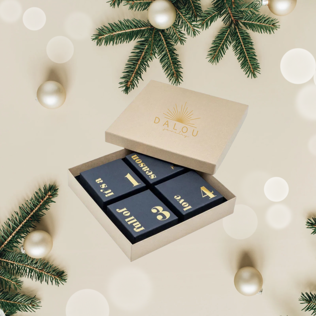 Exklusiver Schmuck Adventskalender 2025 – 4 Türchen mit Ring, Armreif, Halskette & Ohrringen in Gold oder Silber | DALOU Jewelry
