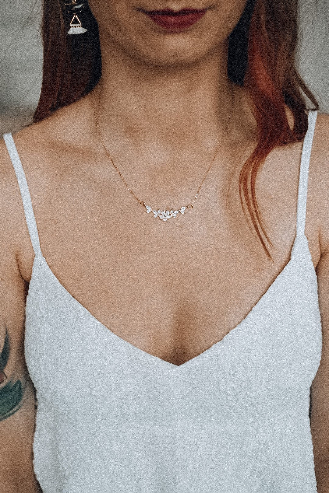 Zarte Halskette mit Zirkonia-Blumenanhänger – Brautschmuck zur Hochzeit | Boho-Schmuck für Braut & Brautjungfer | Geschenkidee