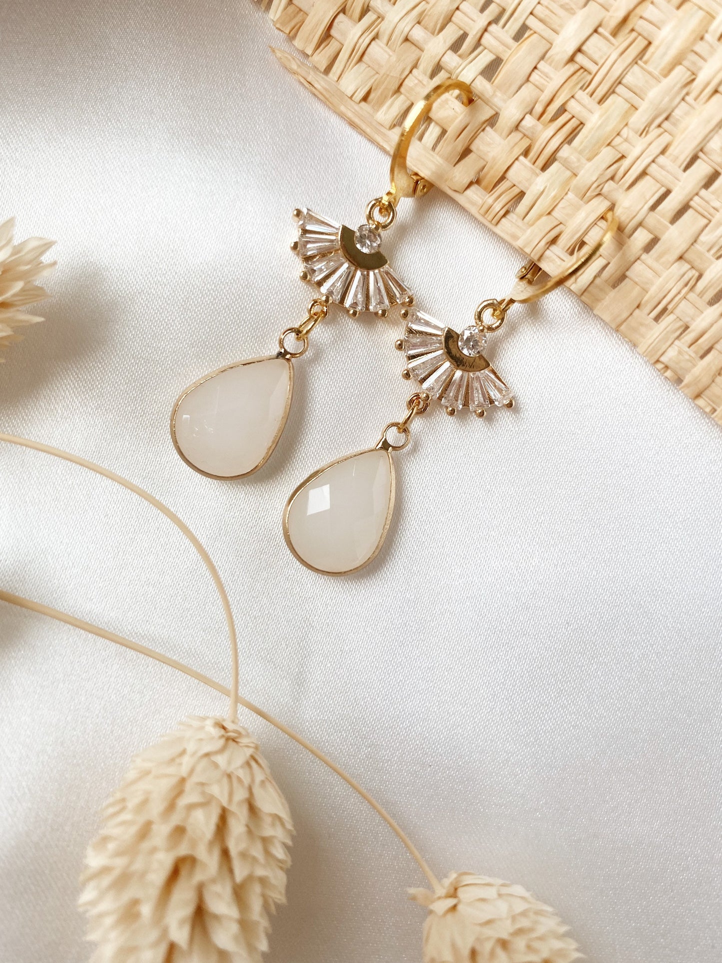 Boho Braut Ohrringe Gold mit Zirkoniafächer & Tropfenanhänger – Handgemachter Brautschmuck zur Hochzeit & als Geschenk