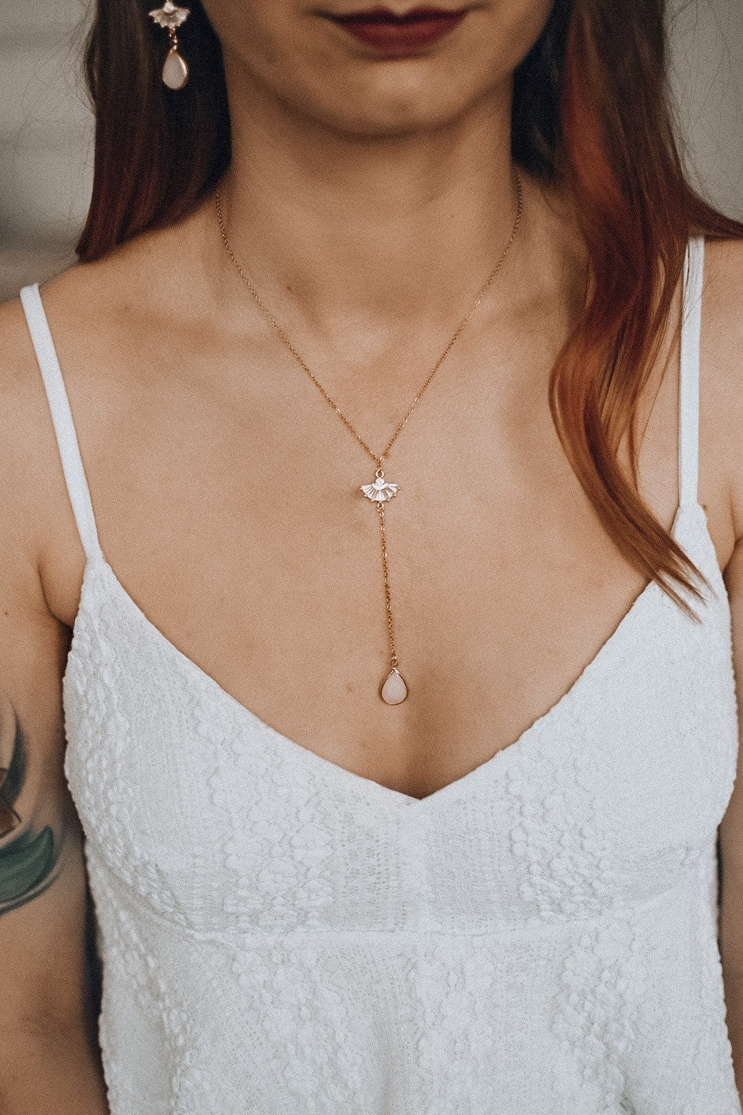 Zartes Brautarmband mit Zirkonia-Verbinder – Hochzeitsschmuck aus Edelstahl in Goldfarben