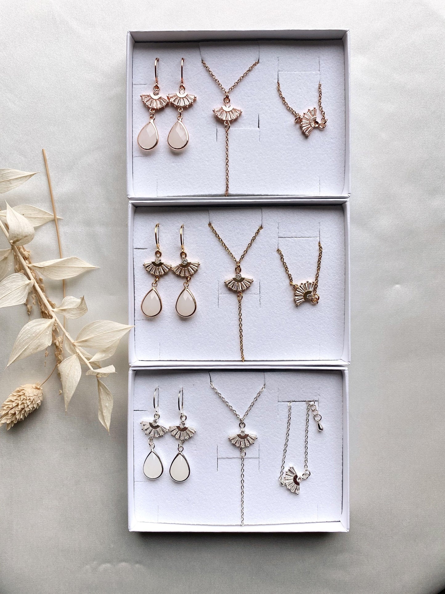 Braut Schmuckset in Roségold/ Ohrringe, Kette plus Armband / zur Hochzeit / Geschenkset zu Weihnachten, Geburtstag / Eleganter Schmuck