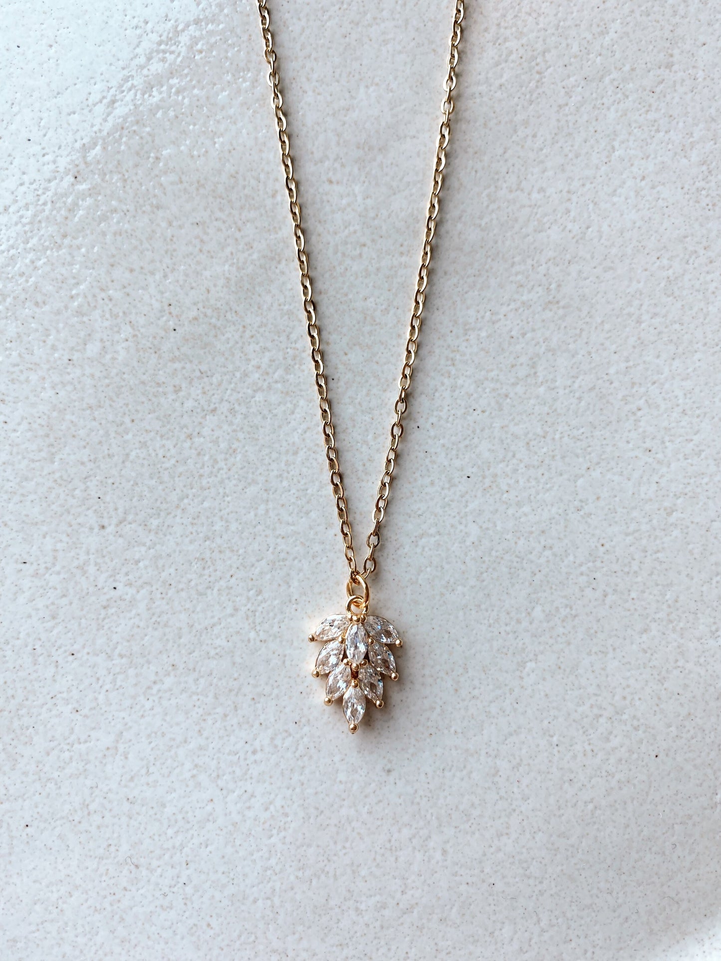Filigranes Brautschmuckset in Gold – Floraler Schmuck mit Zirkonia für deinen besonderen Tag