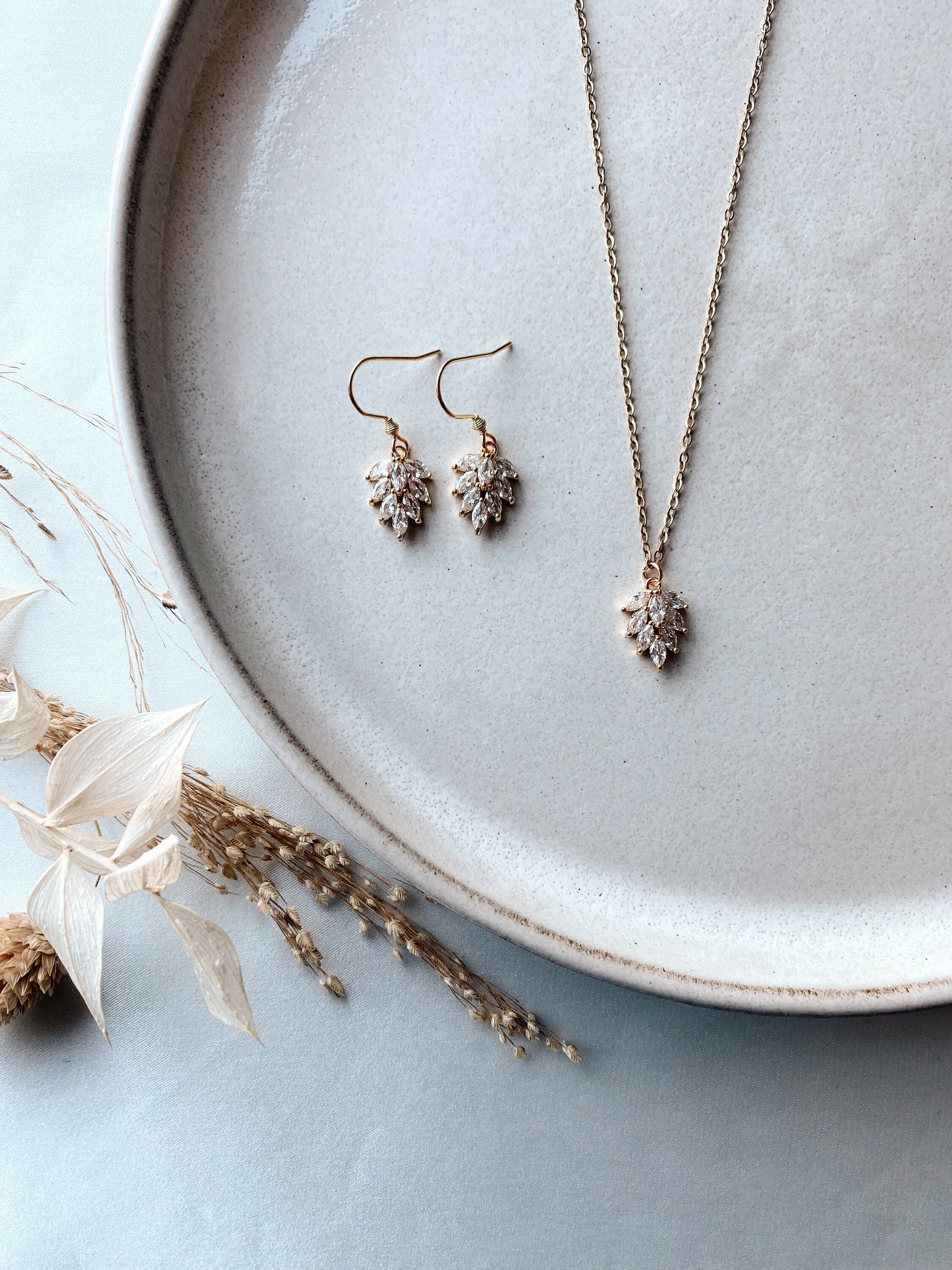 Filigranes Brautschmuckset in Gold – Floraler Schmuck mit Zirkonia für deinen besonderen Tag