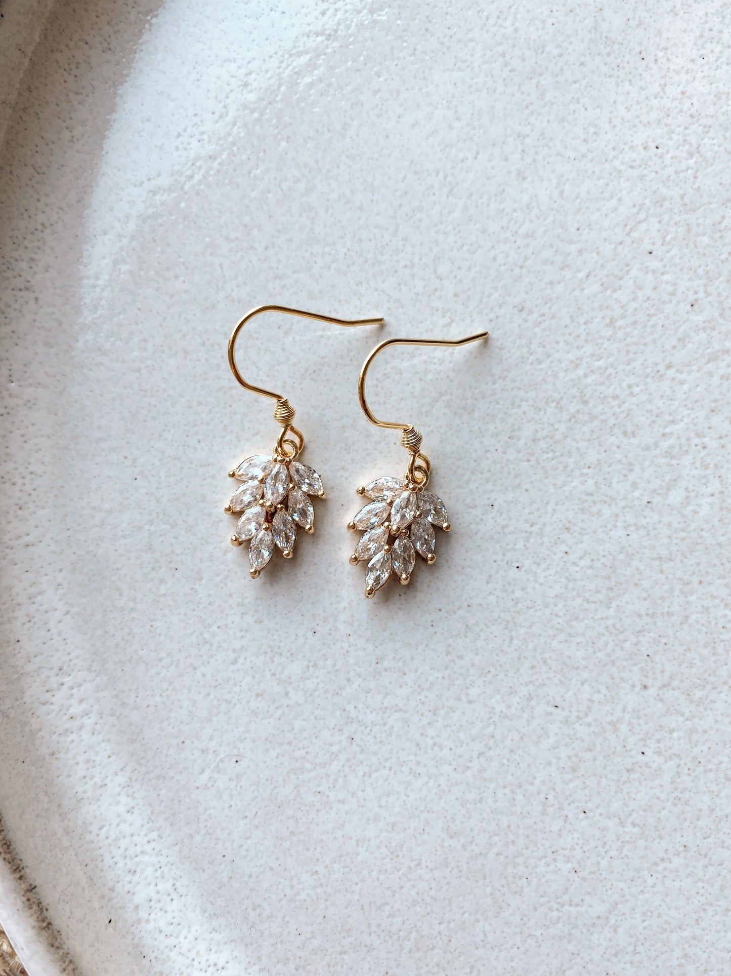 Filigranes Brautschmuckset in Gold – Floraler Schmuck mit Zirkonia für deinen besonderen Tag