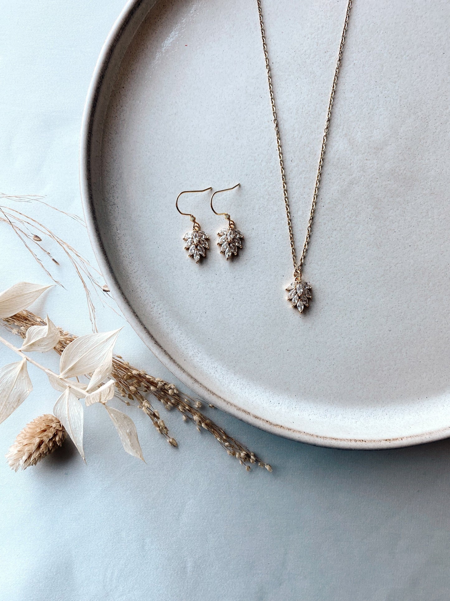 Filigranes Brautschmuckset in Gold – Floraler Schmuck mit Zirkonia für deinen besonderen Tag
