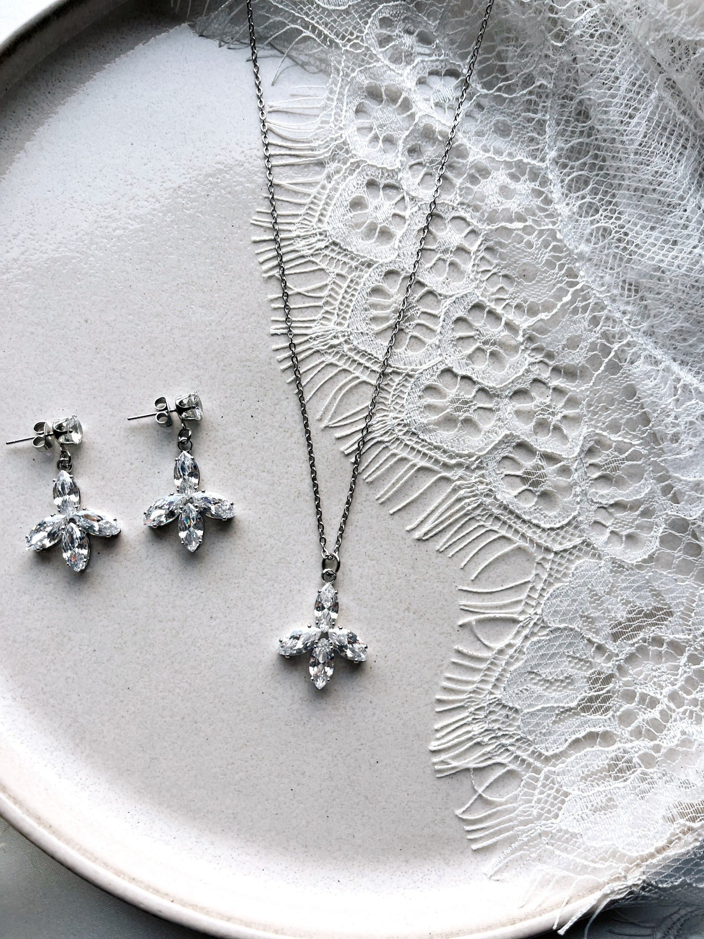Brautschmuck-Set in Silber – Elegantes Schmuckset mit Zirkoniasteinen für Hochzeit und besondere Anlässe