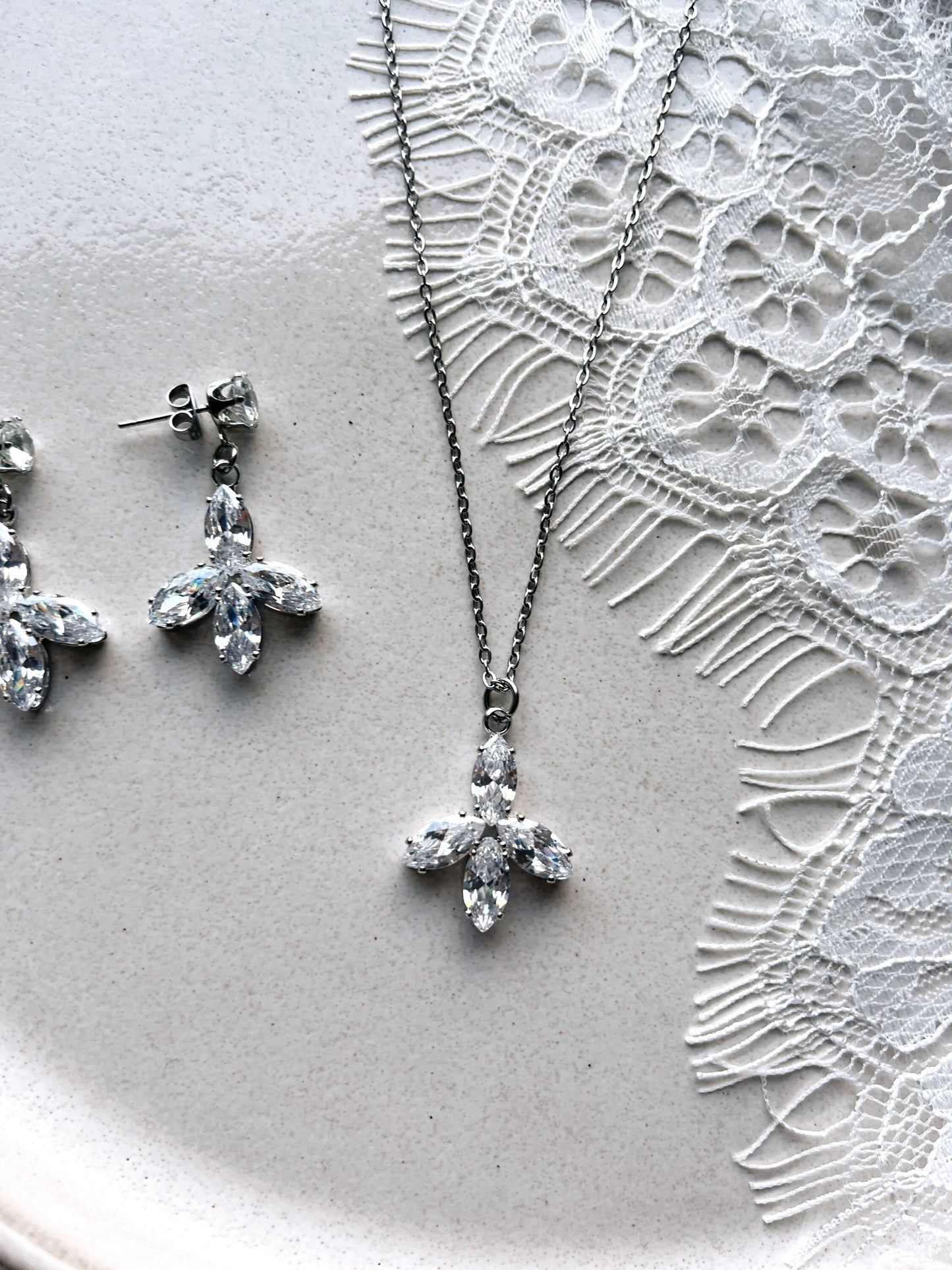 Brautschmuck-Set in Silber – Elegantes Schmuckset mit Zirkoniasteinen für Hochzeit und besondere Anlässe