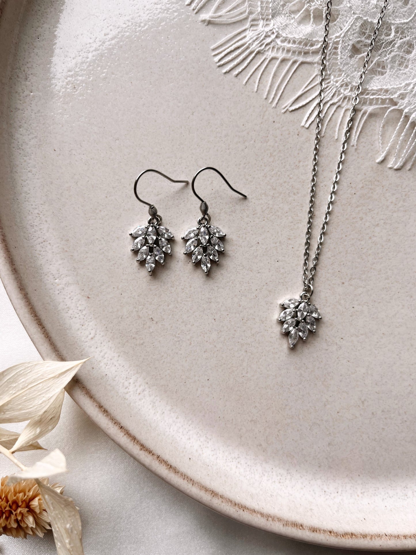Filigranes Brautschmuckset in Silber – Floraler Schmuck mit Zirkonia für deinen Hochzeitslook