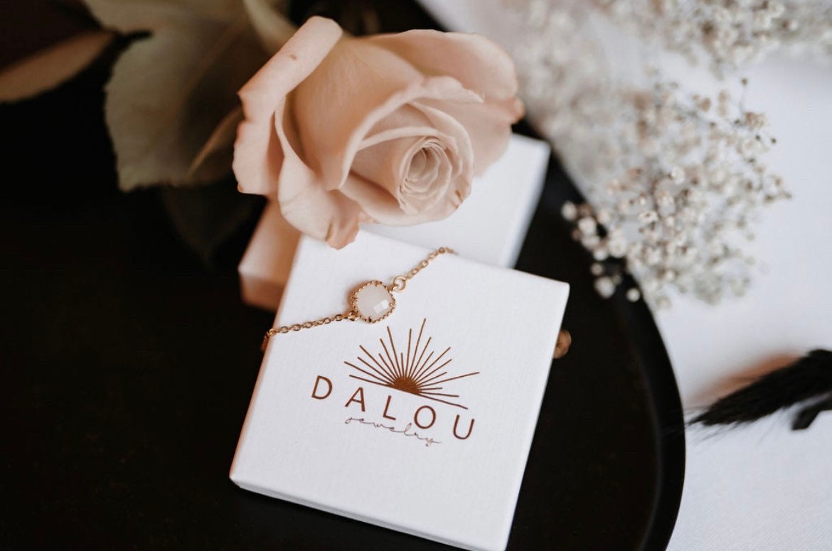 Zartes Braut Armband in Gold mit beigem Glasstein – Eleganter Hochzeitsschmuck aus Edelstahl | Verstellbar & kombinierbar
