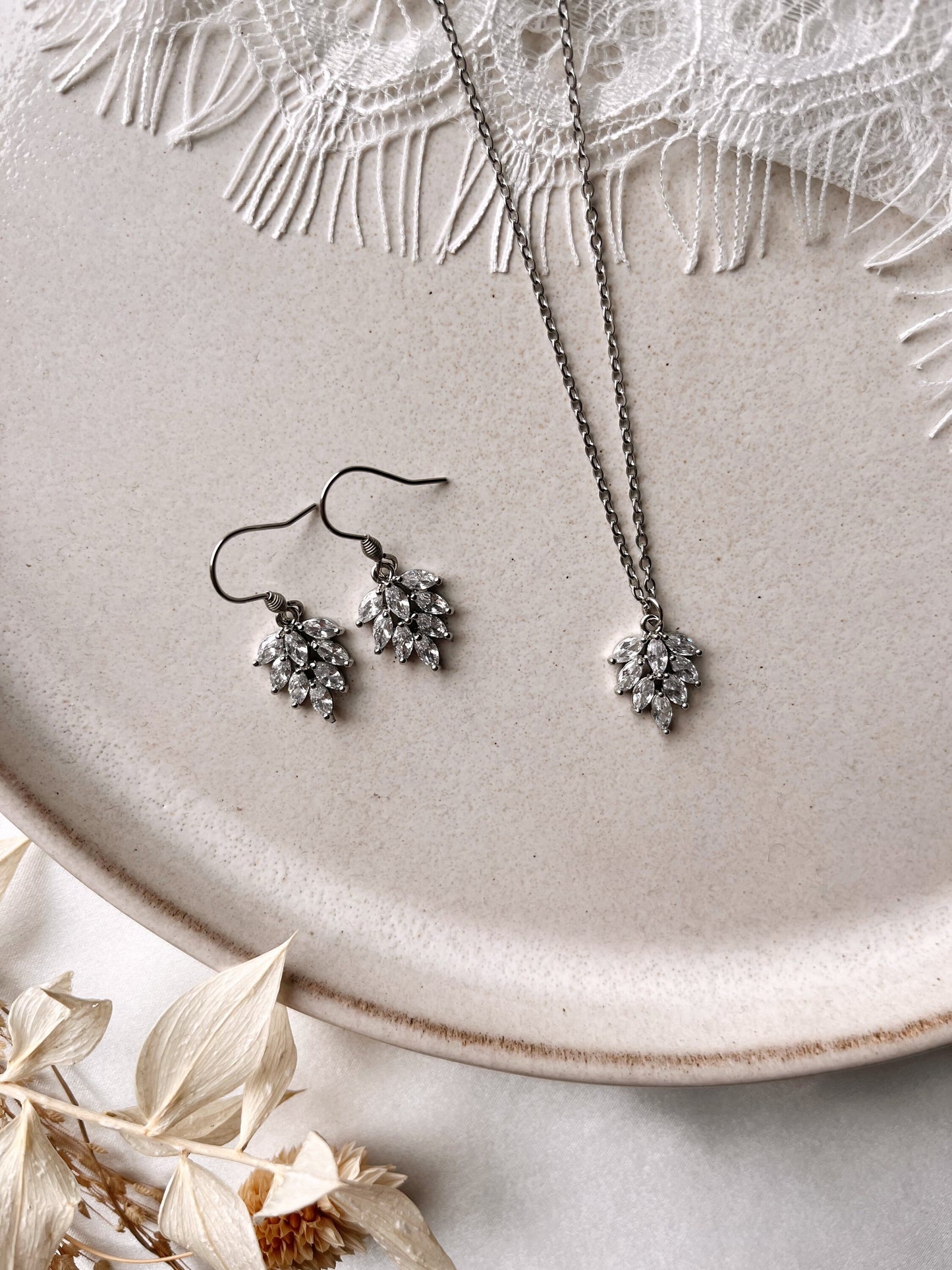 Filigranes Brautschmuckset in Silber – Floraler Schmuck mit Zirkonia für deinen Hochzeitslook