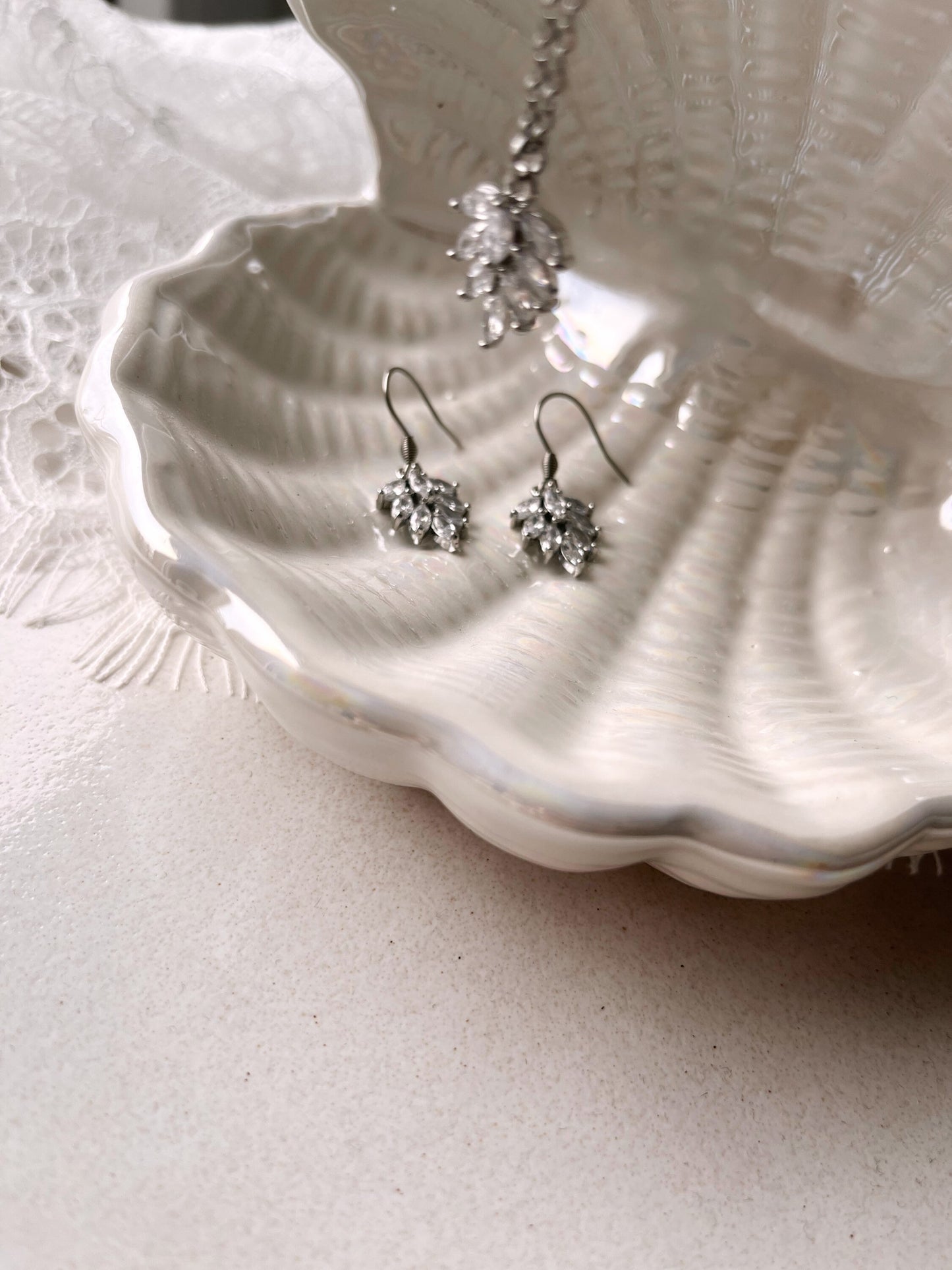 Filigranes Brautschmuckset in Silber – Floraler Schmuck mit Zirkonia für deinen Hochzeitslook