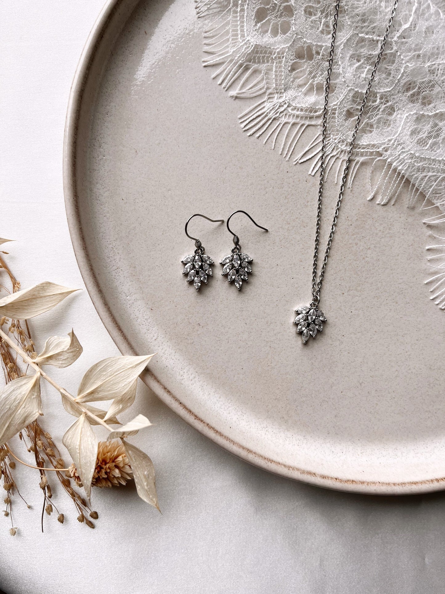 Filigranes Brautschmuckset in Silber – Floraler Schmuck mit Zirkonia für deinen Hochzeitslook