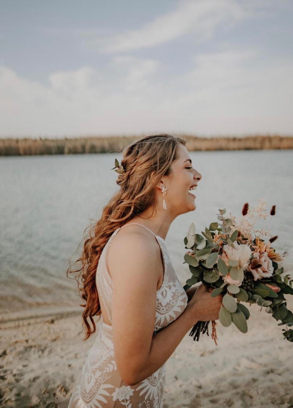 Handgemachte Blumen Brautohrringe mit Tropfenanhänger – Statement Ohrringe zur Hochzeit | Brautschmuck mit 925 Silber | Geschenkidee Geburtstag