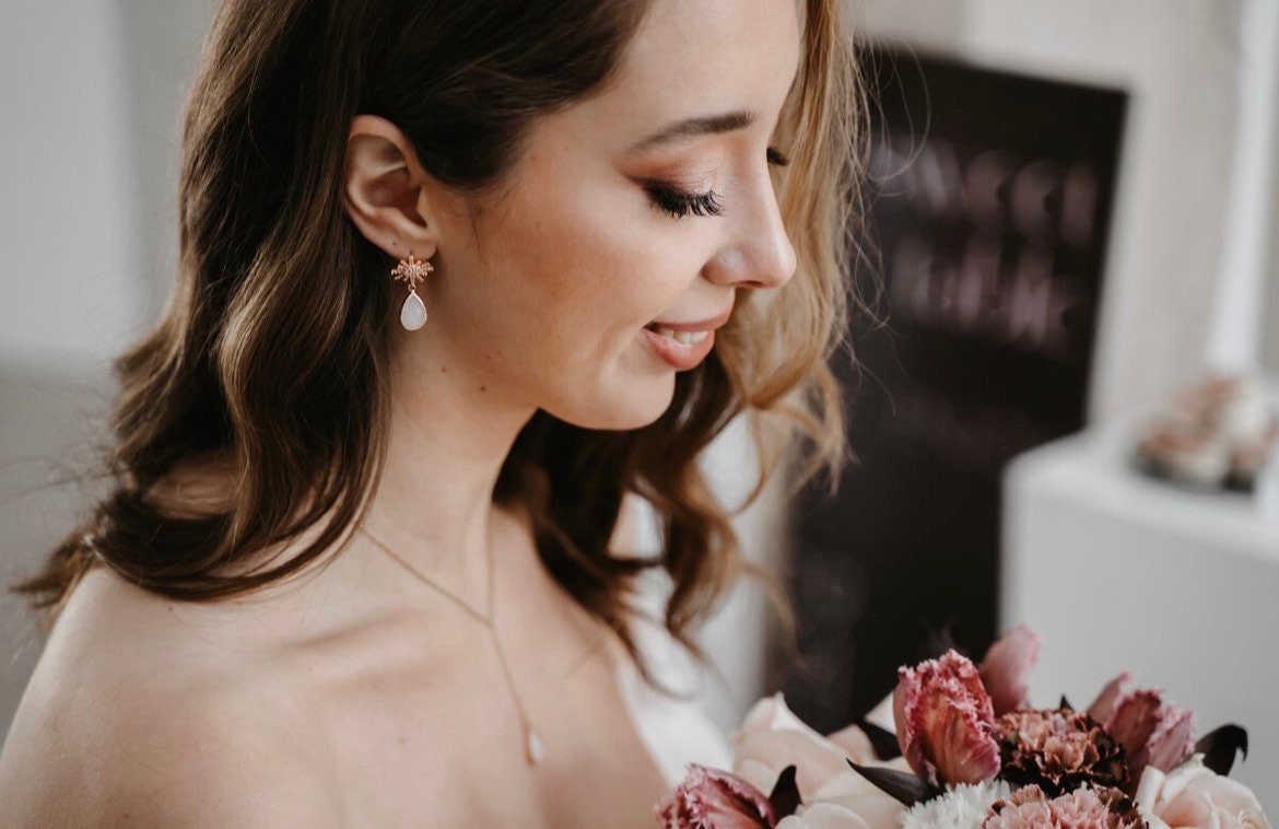 Lariatkette mit Tropfenanhänger – Y-Kette aus vergoldetem Edelstahl | Filigran & handgefertigt