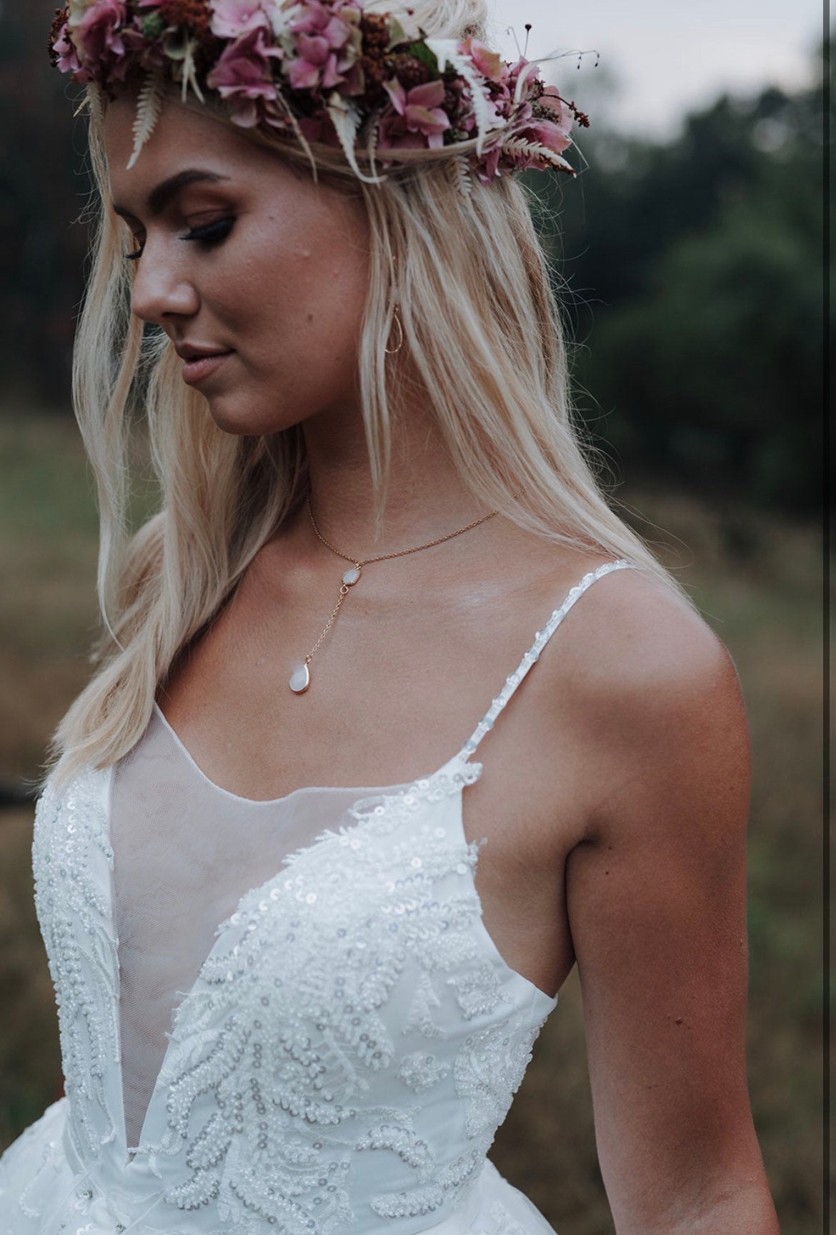 Brautschmuckset Gold mit grünen Glassteinen – Kette, Ohrringe & Armband aus Edelstahl | Hochzeitsschmuck & alltagstauglich