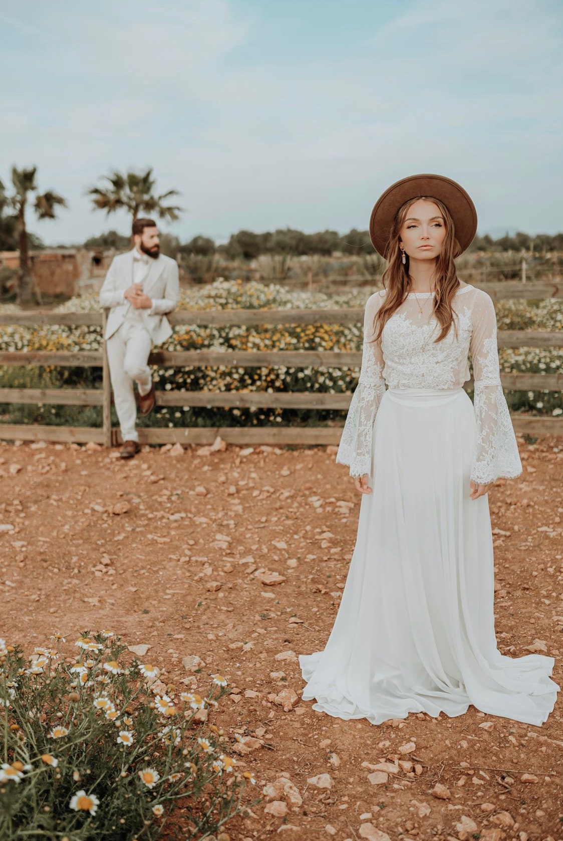 Boho Braut Ohrringe Sonne mit Kristallanhänger – vergoldete Stecker | Brautschmuck Hochzeit & Geschenkidee