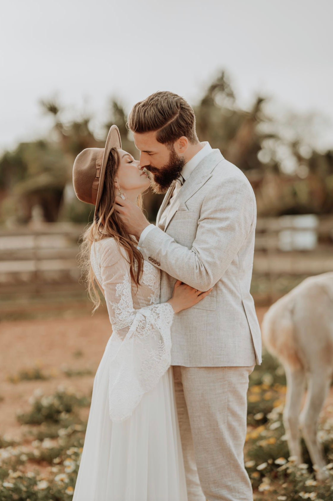 Boho Braut Ohrringe Sonne mit Kristallanhänger – vergoldete Stecker | Brautschmuck Hochzeit & Geschenkidee