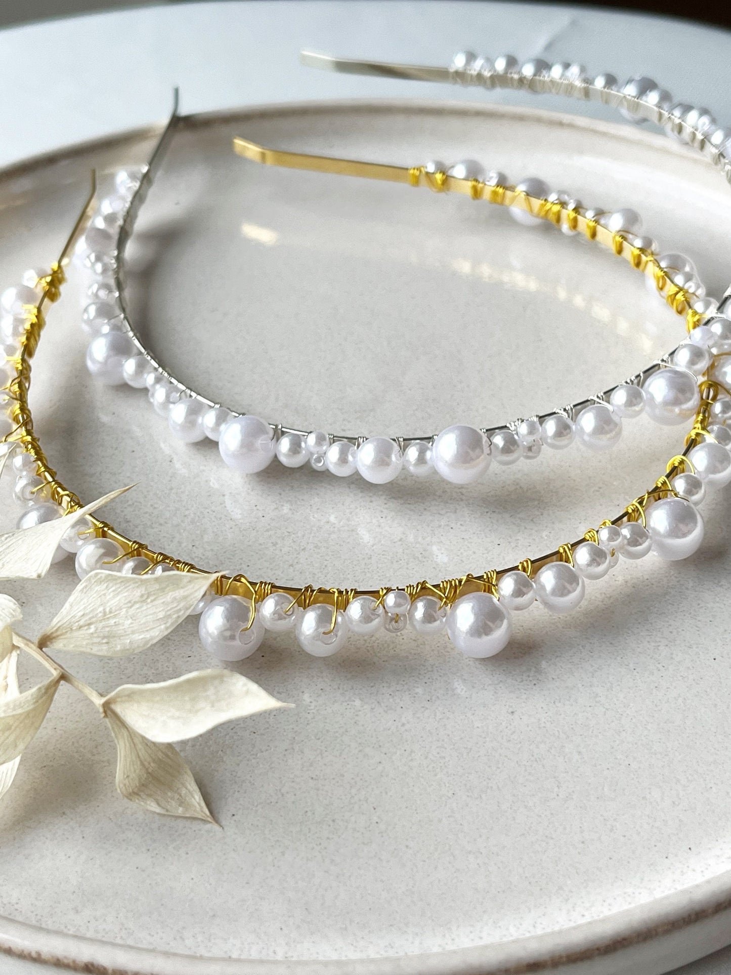 Perlenhaarreif für die Braut – Eleganter Brautschmuck in Gold oder Silber