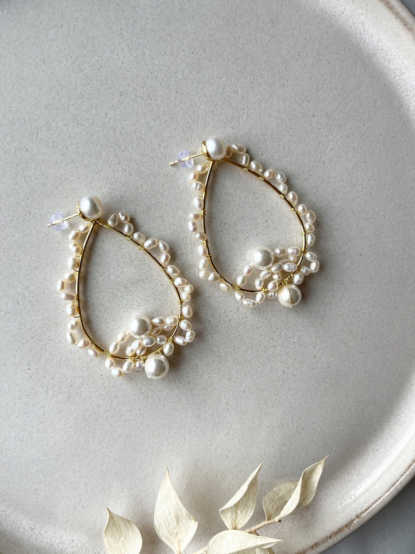 Statement Brautohrringe mit Süßwasserperlen – Elegante Perlenohrringe mit Edelstahlstecker