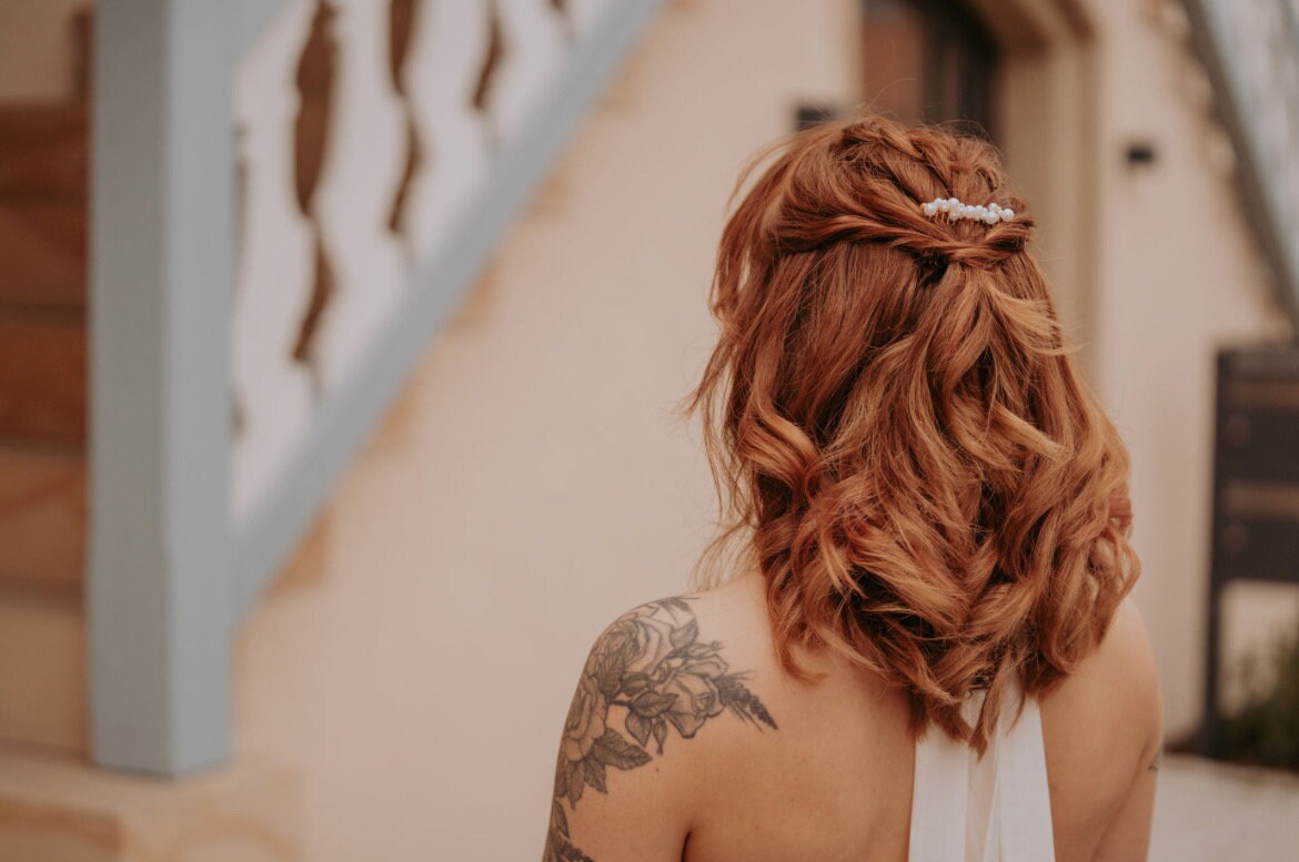 Zarter Braut Perlenhaarkamm – Haarschmuck zur Hochzeit in Gold , Roségold oder Silber | Eleganter Kamm mit Perlen für die Brautfrisur