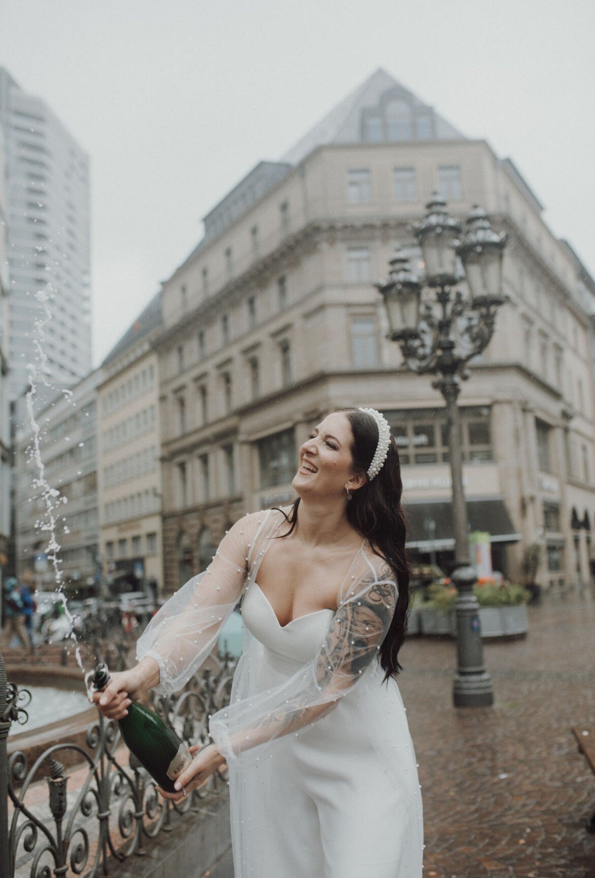 Perlenhaarreif für die Braut – Eleganter Brautschmuck für einen stilvollen Auftritt