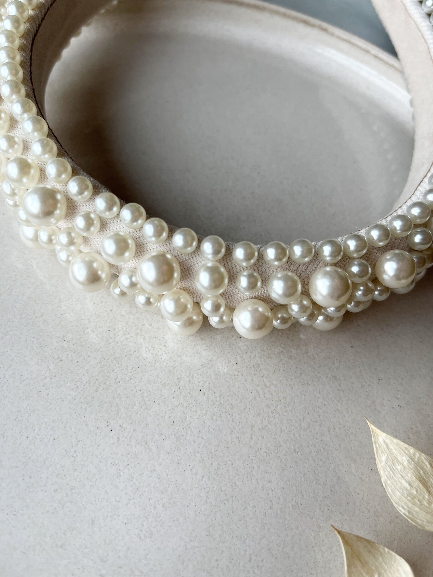 Perlenhaarreif für die Braut – Eleganter Brautschmuck für einen stilvollen Auftritt