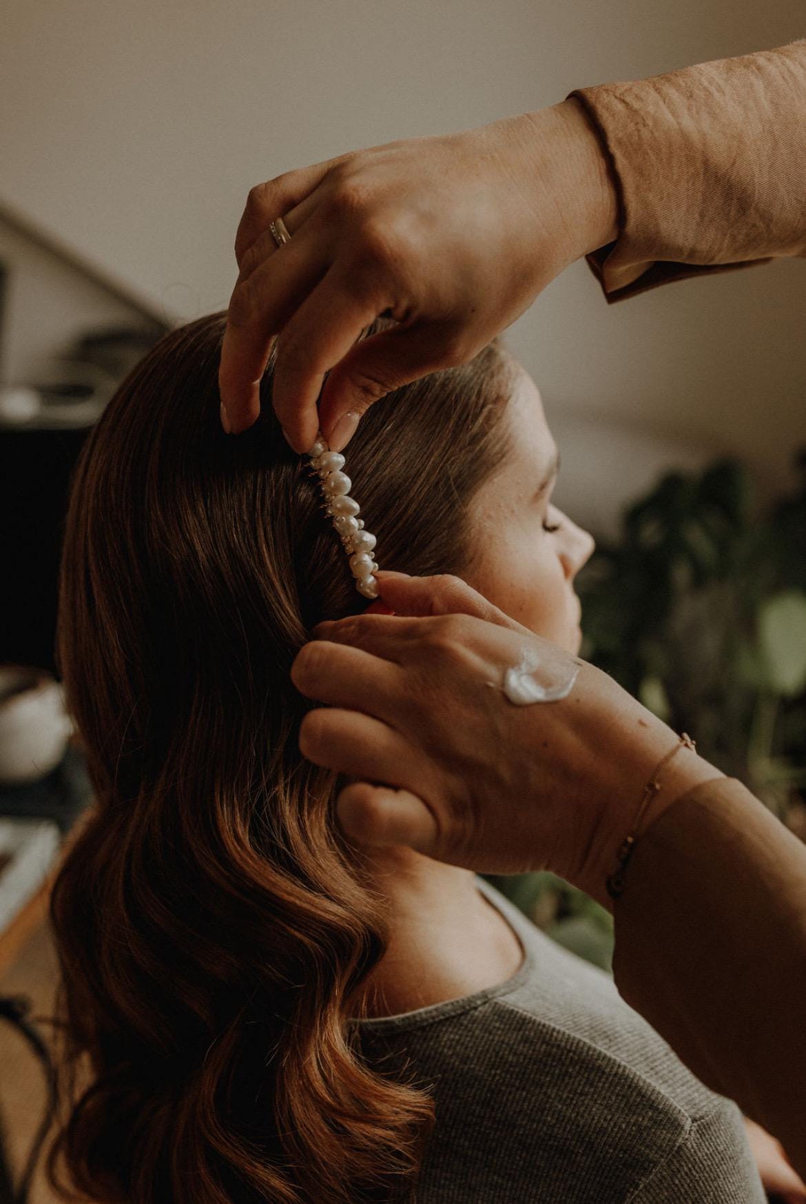 Brauthaarkamm mit echten Süßwasserperlen – Eleganter Haarschmuck in Gold, Silber oder Rosé