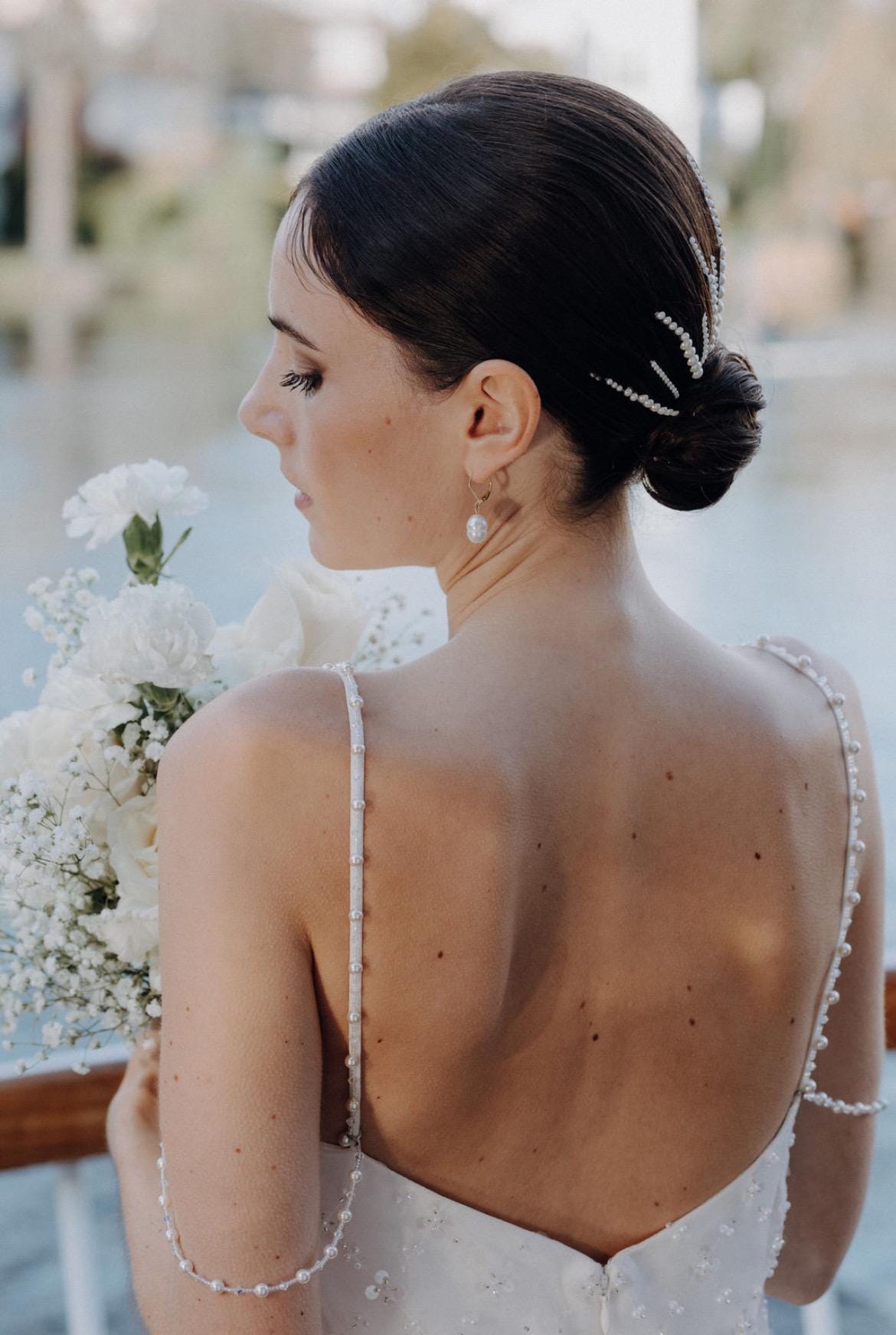 Kleine Perlencreolen mit Süßwasserperlen – Filigraner Brautschmuck in Gold, Silber oder Rosé