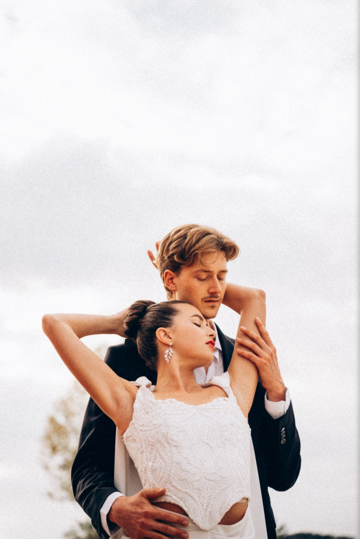 Statement Ohrstecker aus Edelstahl mit Kristallen – Brautschmuck Ohrringe in Gold oder Silber