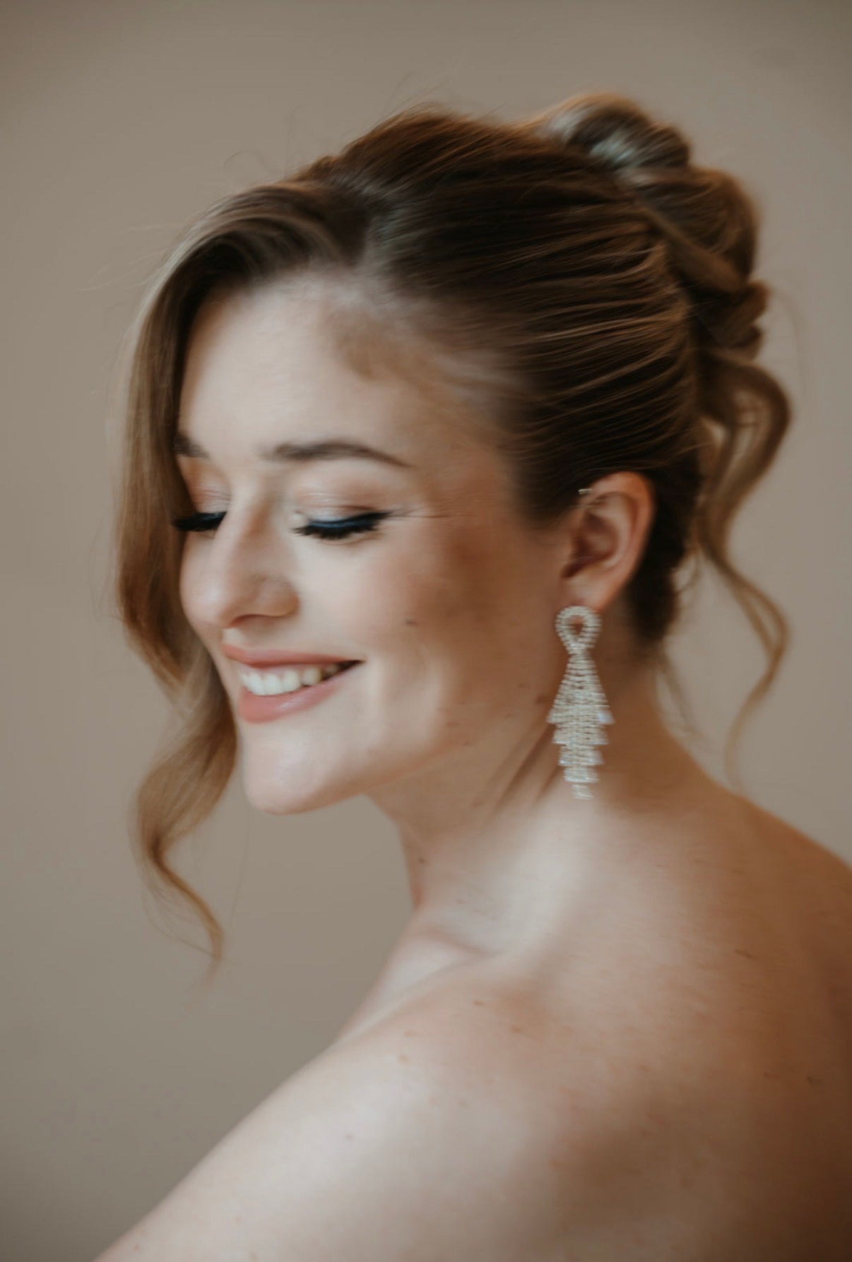 Glitzernde Ohrstecker vergoldet – elegante Statement Ohrringe für Braut & Events