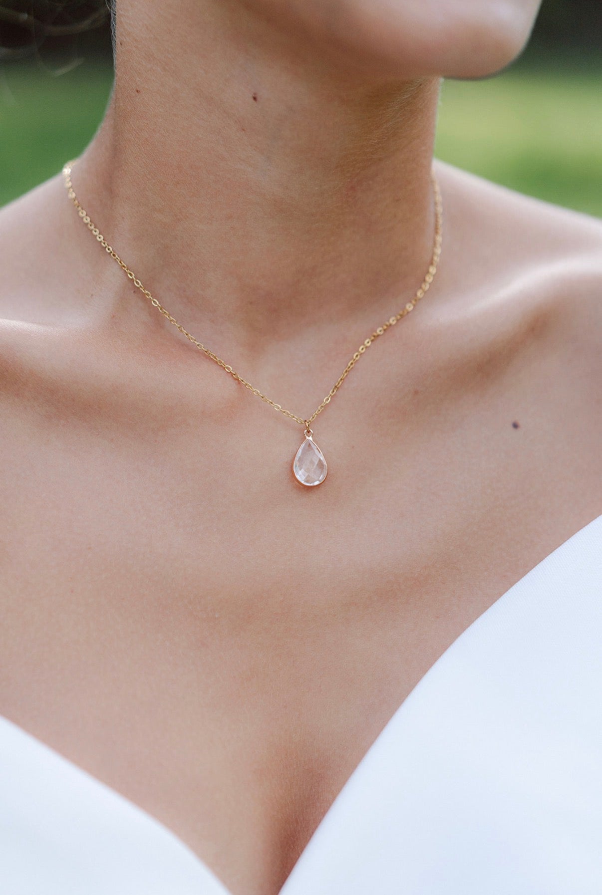 Filigranes Schmuckset mit Kristalltropfen – Ohrringe & Kette inklusive Rückenkette | Gold oder Silber