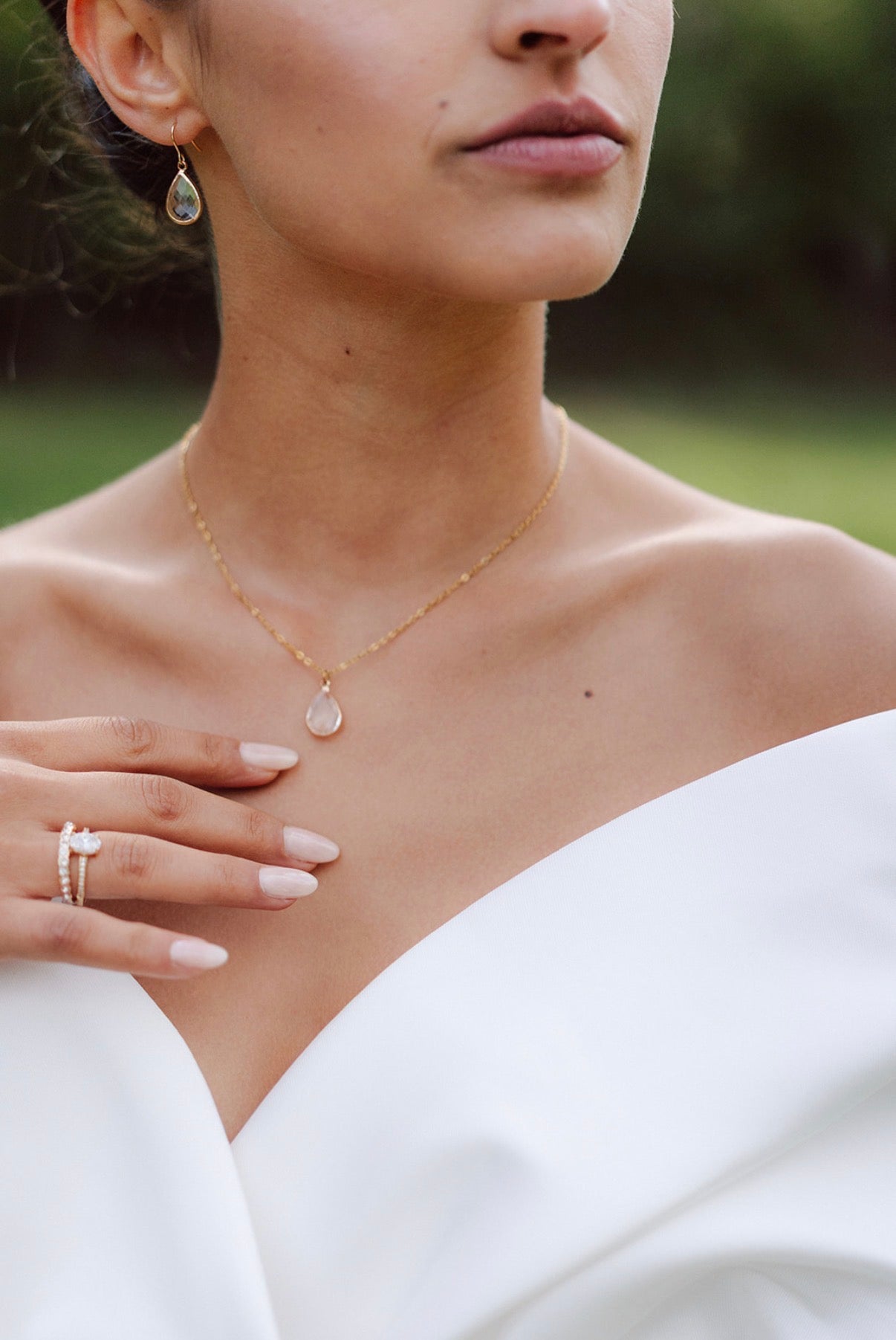 Filigranes Schmuckset mit Kristalltropfen – Ohrringe & Kette inklusive Rückenkette | Gold oder Silber