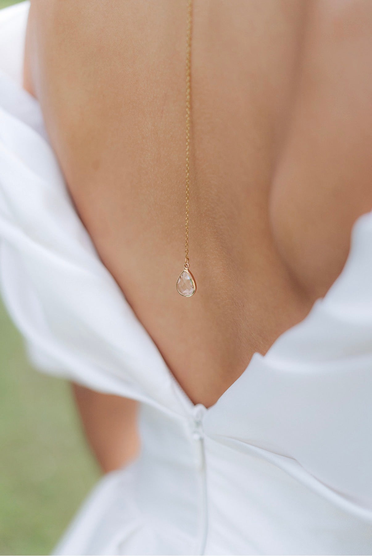 Filigranes Schmuckset mit Kristalltropfen – Ohrringe & Kette inklusive Rückenkette | Gold oder Silber