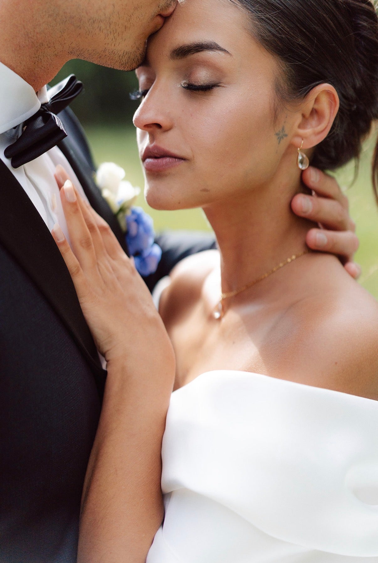 Filigranes Schmuckset mit Kristalltropfen – Ohrringe & Kette inklusive Rückenkette | Gold oder Silber