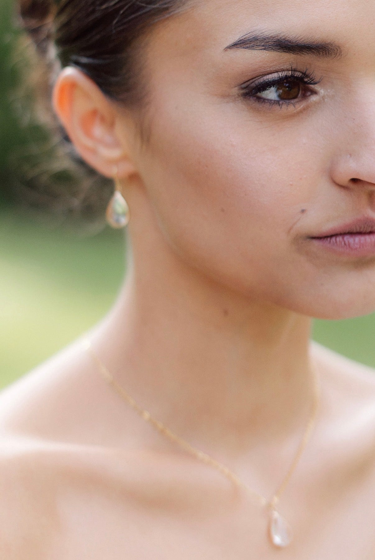 Filigranes Schmuckset mit Kristalltropfen – Ohrringe & Kette inklusive Rückenkette | Gold oder Silber