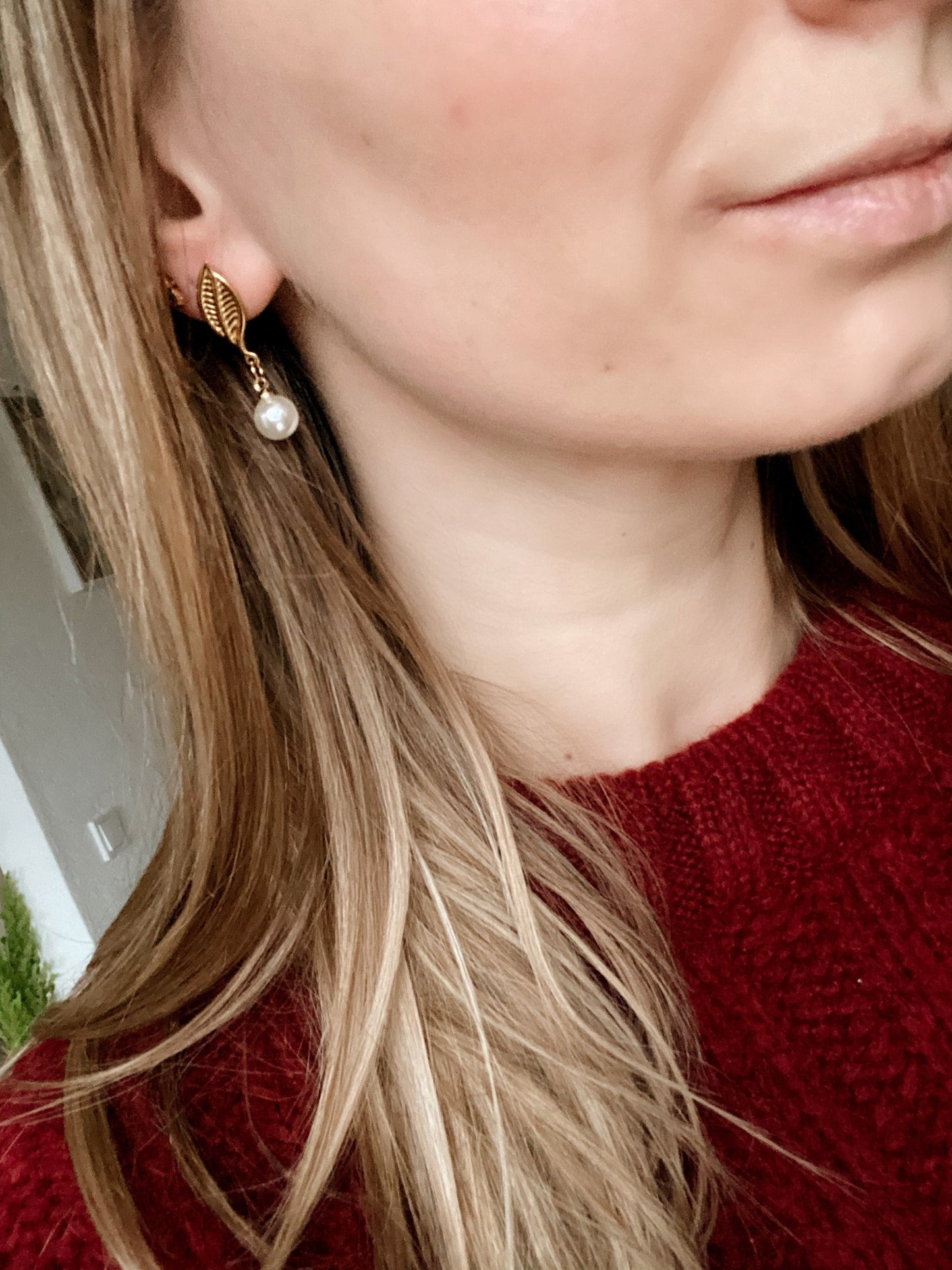 Ohrstecker mit Perle – Edelstahl Blattform & zarter Perlenanhänger | Elegant & Alltags-tauglich in Gold oder Silber