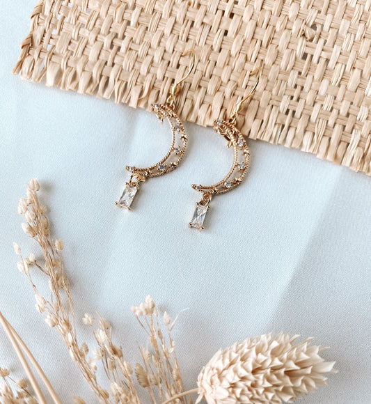 Boho Mondohrringe – Handgefertigte Ohrringe aus Edelstahl mit Strass & vergoldetem Glasanhänger | Schmuck für Boho Bräute & Freigeister