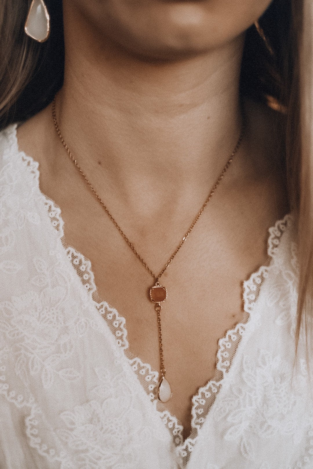 Y-Kette Lariatkette mit Tropfen Gold – Handgefertigte Halskette aus Edelstahl mit Glaselementen | Eleganter Brautschmuck & Alltagsbegleiter