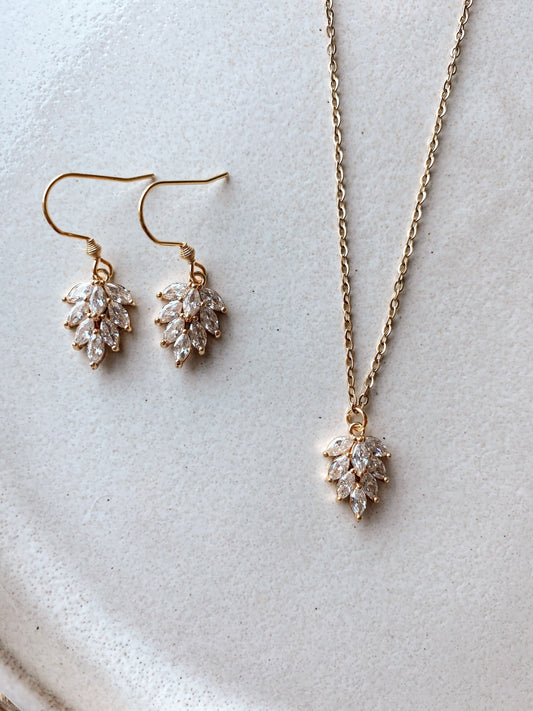 Filigranes Brautschmuckset in Gold – Floraler Schmuck mit Zirkonia für deinen besonderen Tag