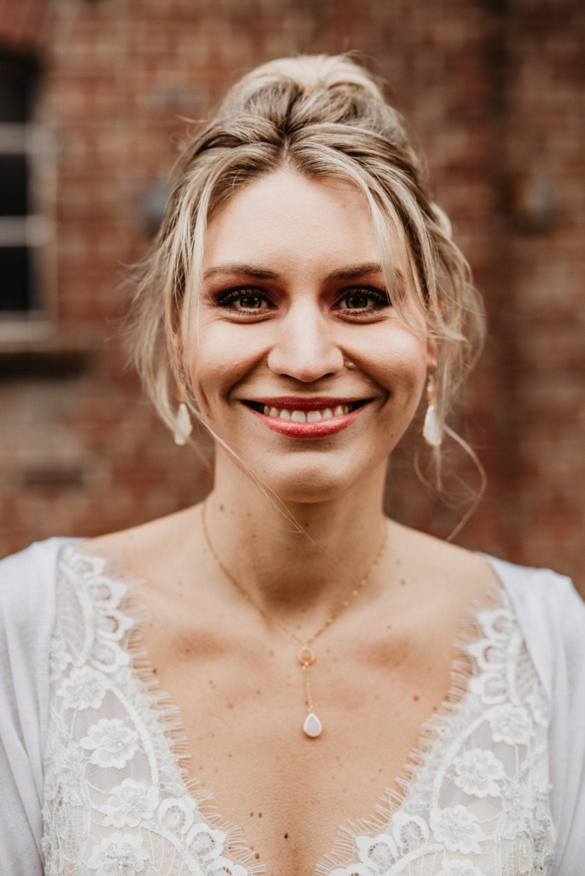 Y-Kette Lariatkette mit Tropfen Gold – Handgefertigte Halskette aus Edelstahl mit Glaselementen | Eleganter Brautschmuck & Alltagsbegleiter