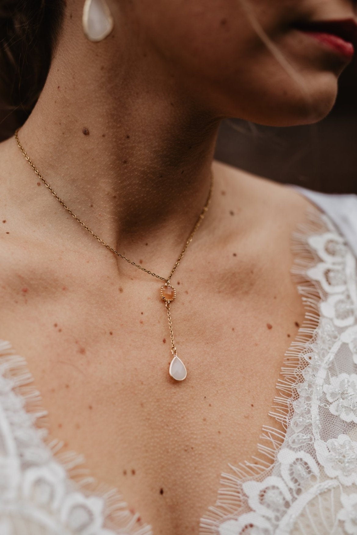 Y-Kette Lariatkette mit Tropfen Gold – Handgefertigte Halskette aus Edelstahl mit Glaselementen | Eleganter Brautschmuck & Alltagsbegleiter