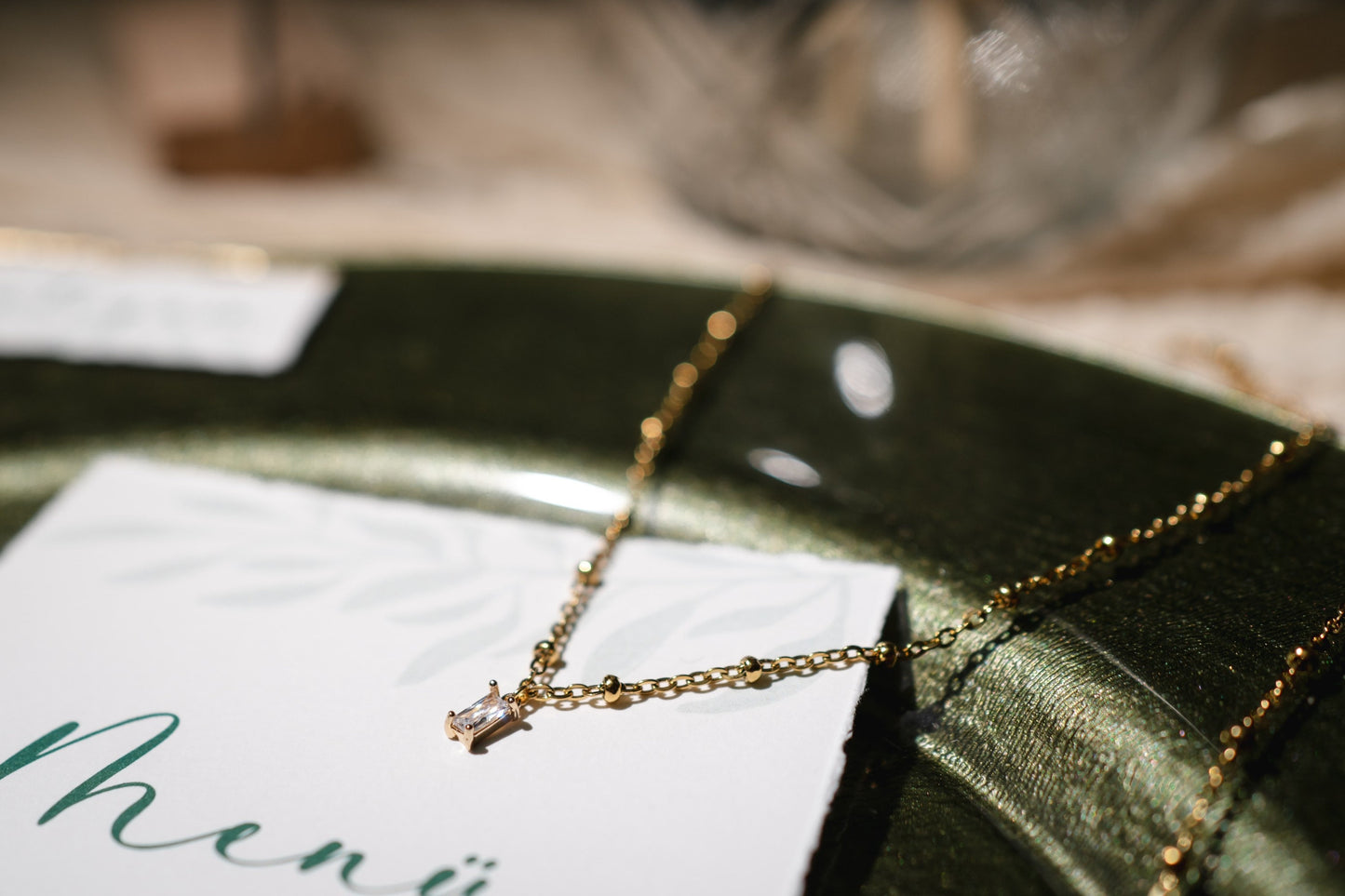 Goldene Rückenkette für die Braut – Handgefertigte Edelstahlkette mit Glasanhängern | Eleganter Brautschmuck für Kleider mit Rückenausschnitt