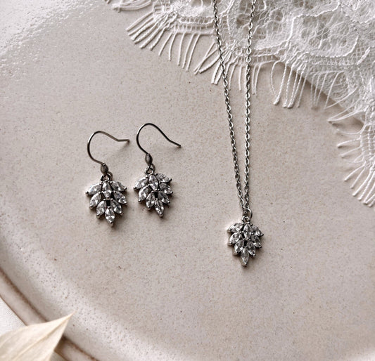 Filigranes Brautschmuckset in Silber – Floraler Schmuck mit Zirkonia für deinen Hochzeitslook