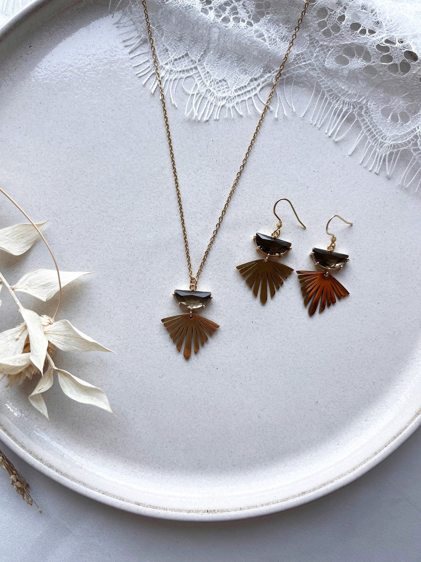 Boho Schmuck Set Braun – Handgefertigtes Schmuckset mit braunen Glaselementen | Edelstahl Kette & Ohrringe im Boho Stil