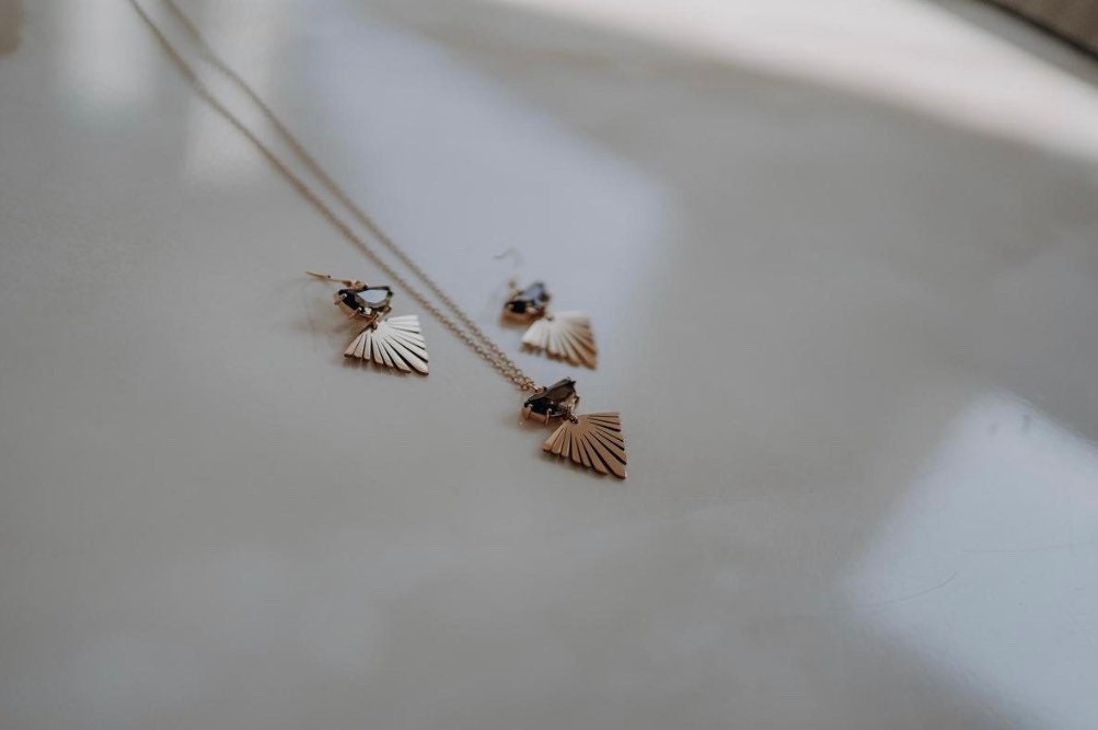 Boho Schmuck Set Braun – Handgefertigtes Schmuckset mit braunen Glaselementen | Edelstahl Kette & Ohrringe im Boho Stil