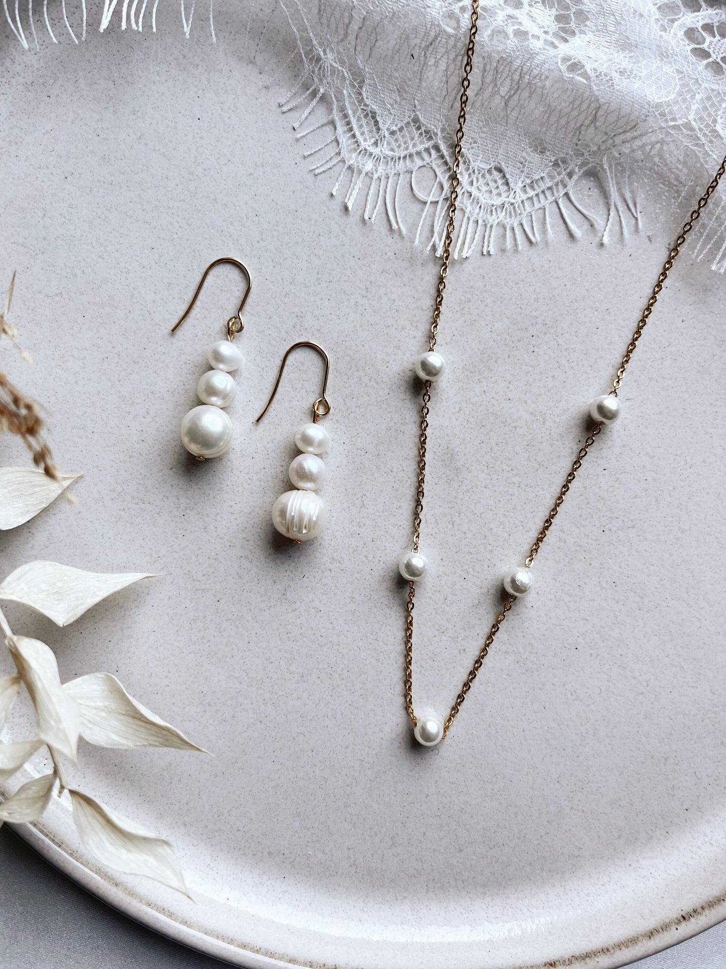 Vergoldetes Schmuckset mit Süßwasserperlen – Halskette & Ohrringe | Handgefertigt aus Edelstahl