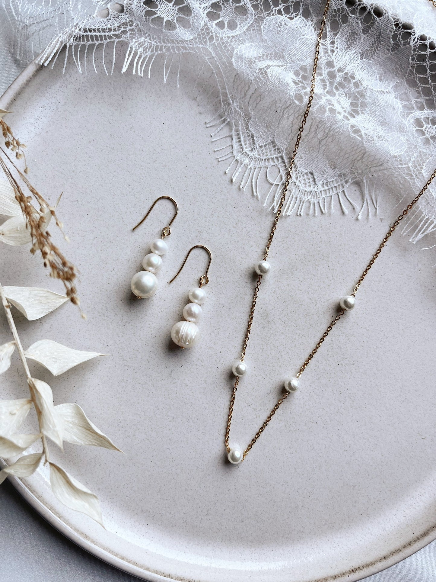 Vergoldetes Schmuckset mit Süßwasserperlen – Halskette & Ohrringe | Handgefertigt aus Edelstahl
