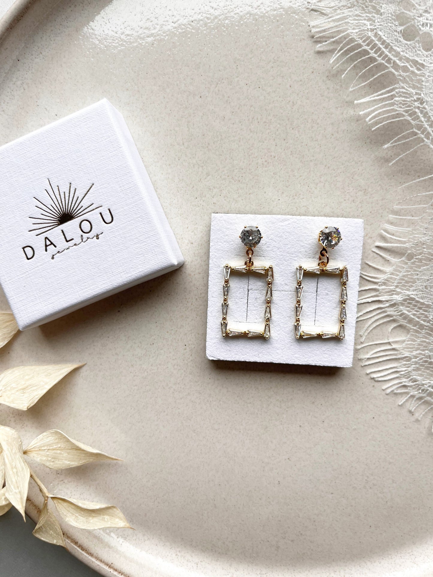 Glitzernder Ohrring Gold – Elegante Rechteck-Ohrringe mit Zirkoniasteinen | Edelstahl Ohrstecker vergoldet für besondere Anlässe