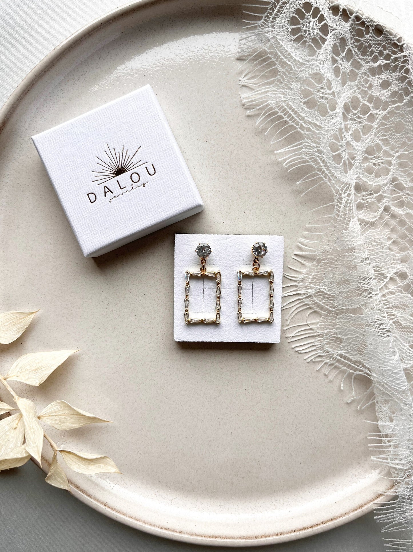 Glitzernder Ohrring Gold – Elegante Rechteck-Ohrringe mit Zirkoniasteinen | Edelstahl Ohrstecker vergoldet für besondere Anlässe